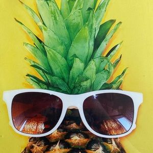 Pineapple canvas
